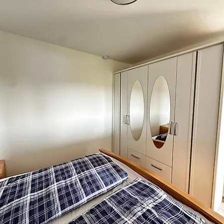 Ferienwohnung Im Gruenen Apartament *